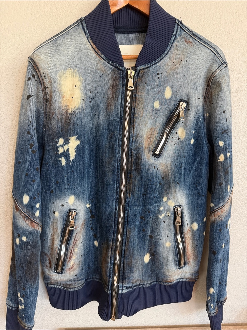 Men's Distressed Blue Denim Jacket EUC